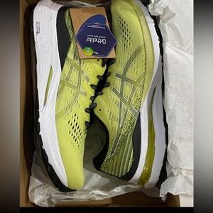 MENS ASICS GEL KAYANO 28 - SIZE 8 1/2